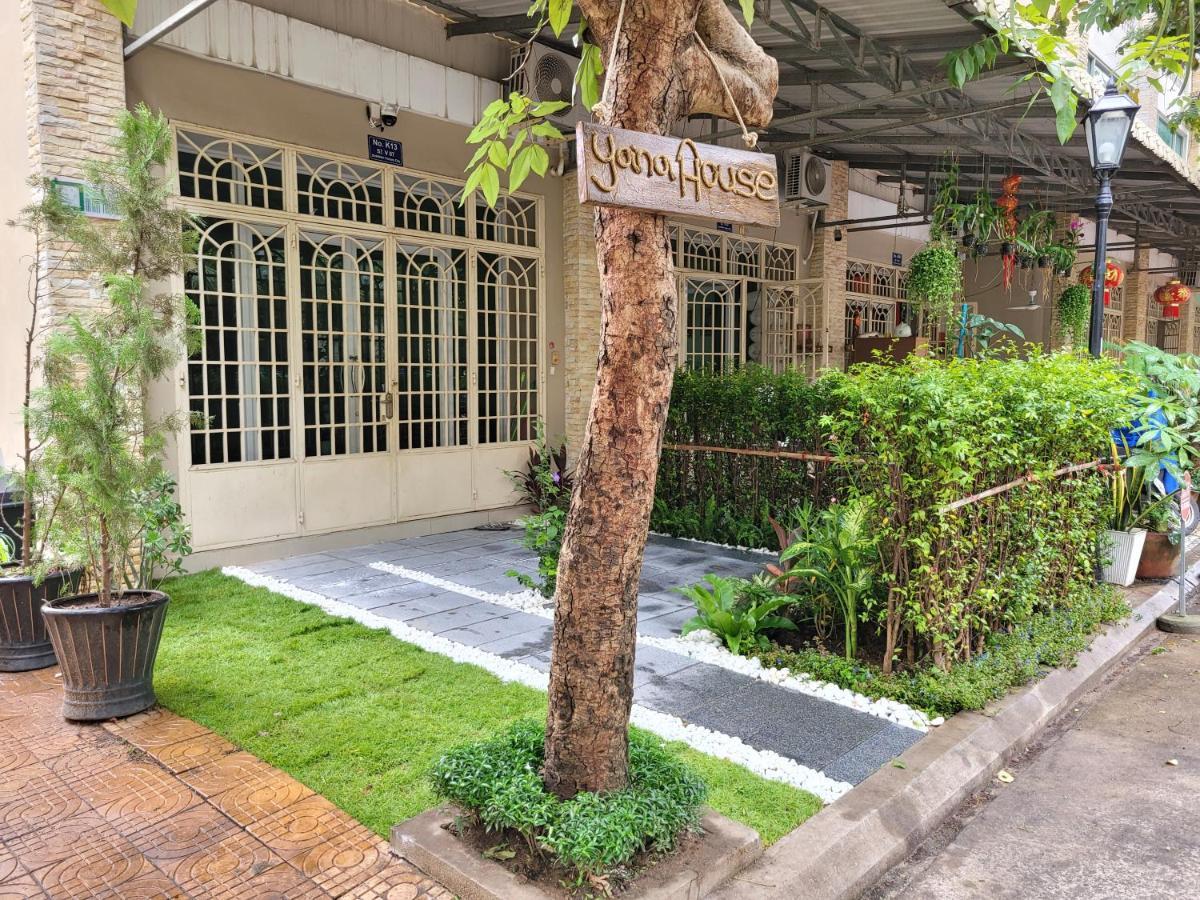 Yana House Phnom Penh Hotell Exteriör bild